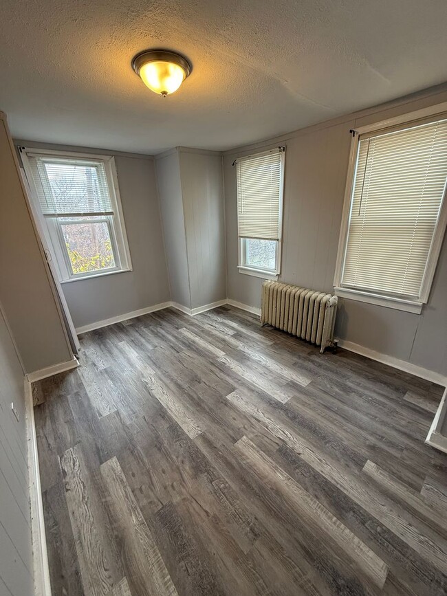 Building Photo - 3 bedroom Collingdale Section 8 Approved H...