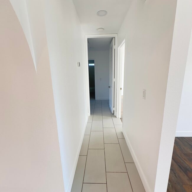 Building Photo - 27131 Shadowcrest Ln