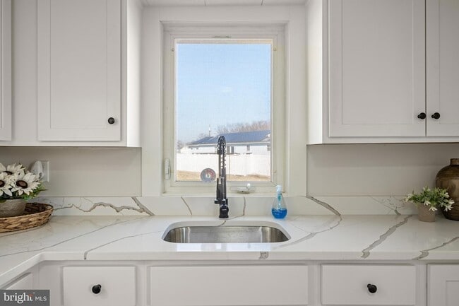 Building Photo - 75 S Washington Dr