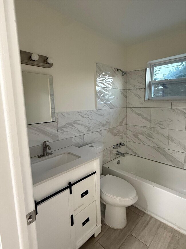 Building Photo - 9460 SW 52nd St