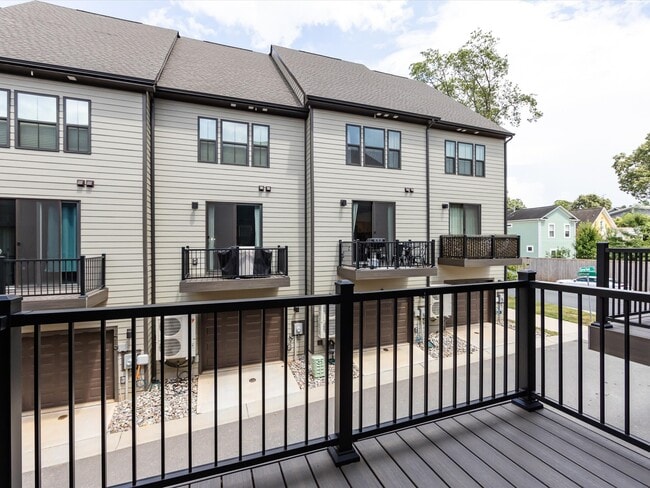 Building Photo - 413 Spearfield Ln