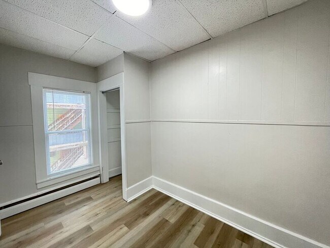 Building Photo - 49 Pennacook St