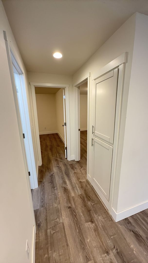 Building Photo - Cozy upgraded 2 bedroom duplex w/ attached 1 car garage in Lakewood available now!