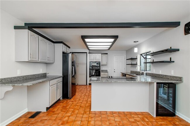 Building Photo - 150 Karina Pl