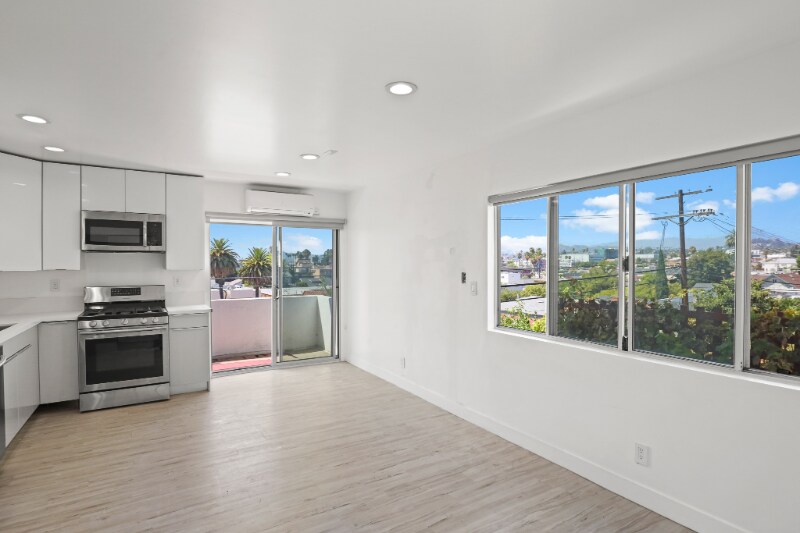 Building Photo - 249 S Coronado St