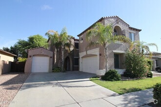 Building Photo - 709 E La Costa Dr