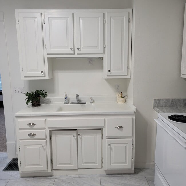 Building Photo - 803 Osage St