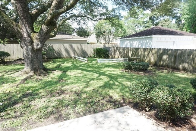 Building Photo - 5727 Braesvalley Dr
