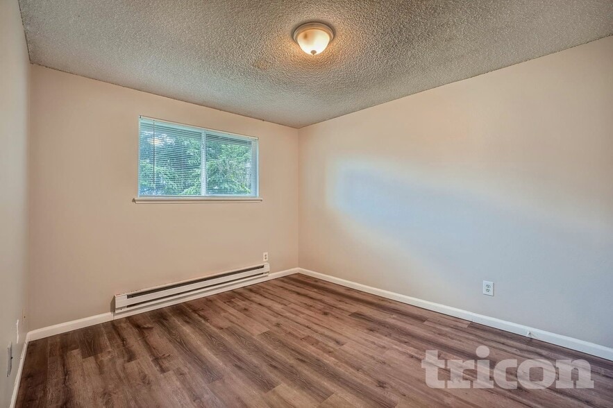 Building Photo - 2914 Forest Rim Ct S