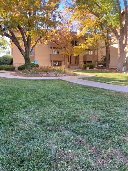 Curb View - 3855 Montgomery Blvd NE