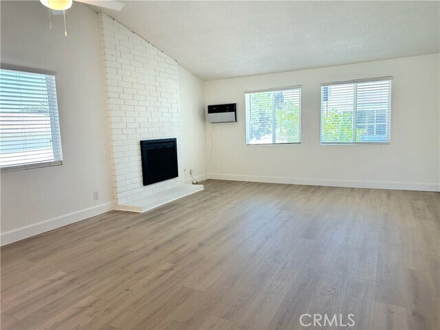 Building Photo - 717 W Provential Dr