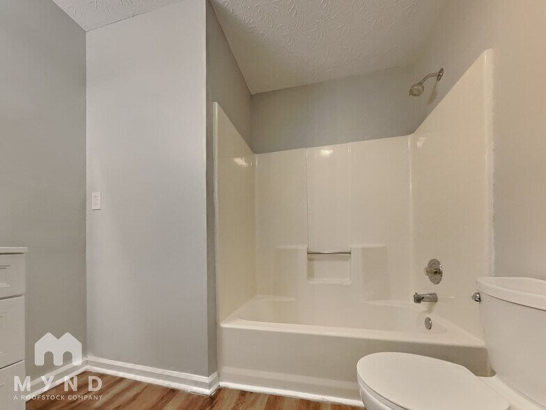 Building Photo - 5995 Homestead Cir