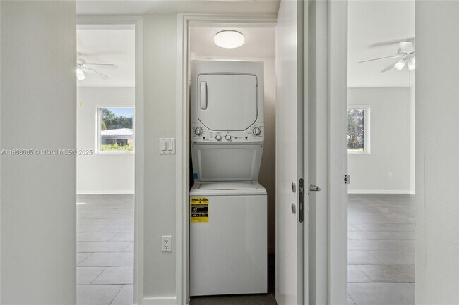 Building Photo - 8501 Hawthorne Ave