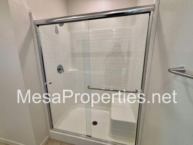 Building Photo - 3550 E Pollock St