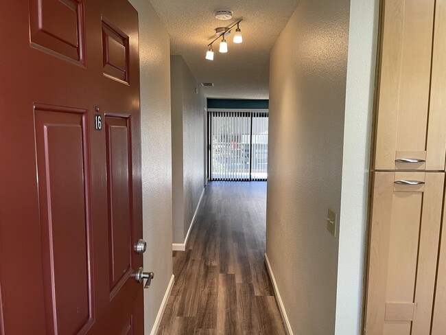 Building Photo - 1420 Sherman Ave