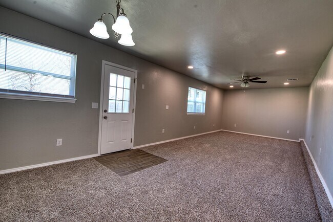 Building Photo - 808 Butler St