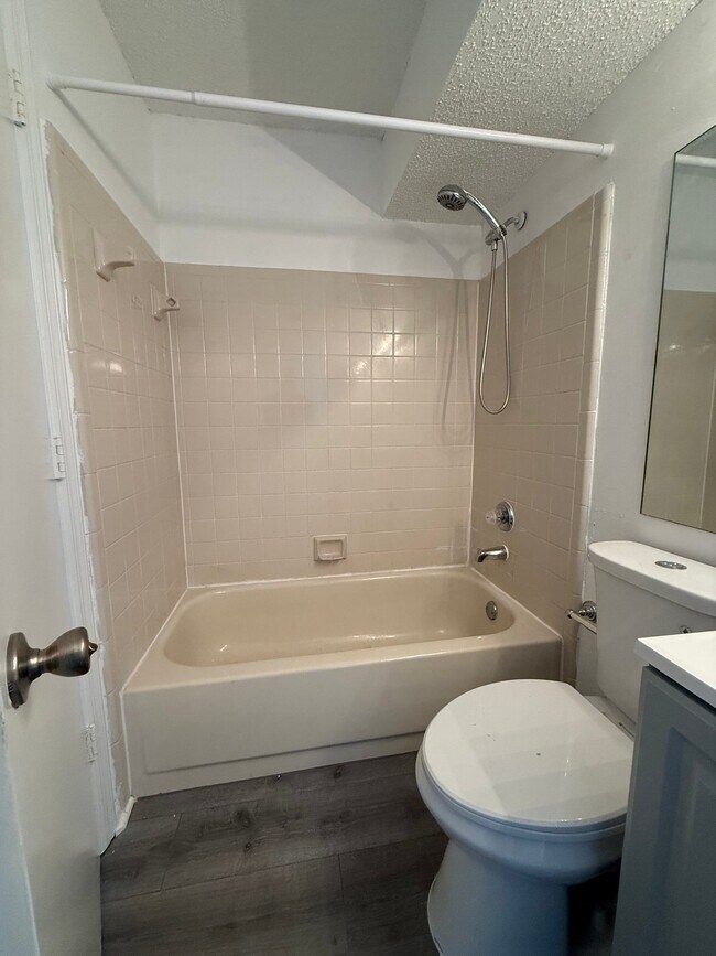 Building Photo - 13565 Eagle Ridge Dr