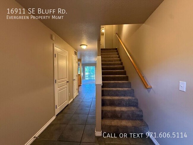 Building Photo - 16911 SE Bluff Rd