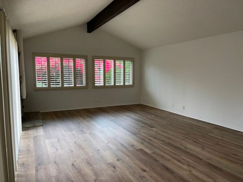 Building Photo - 22913 Juniper Ave