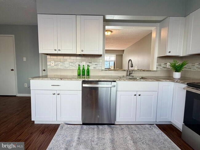 Building Photo - 33 Georgetown Rd