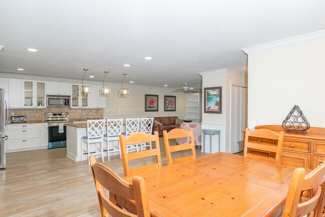 Building Photo - 2918 SE Fairway W