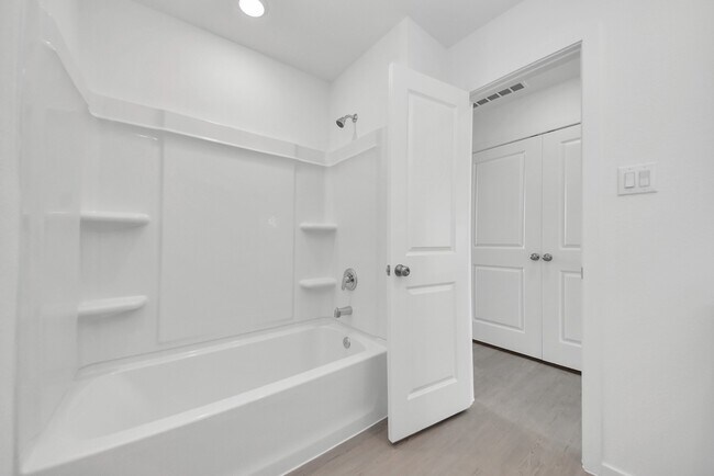 Building Photo - 1031 Garnet Rain Dr