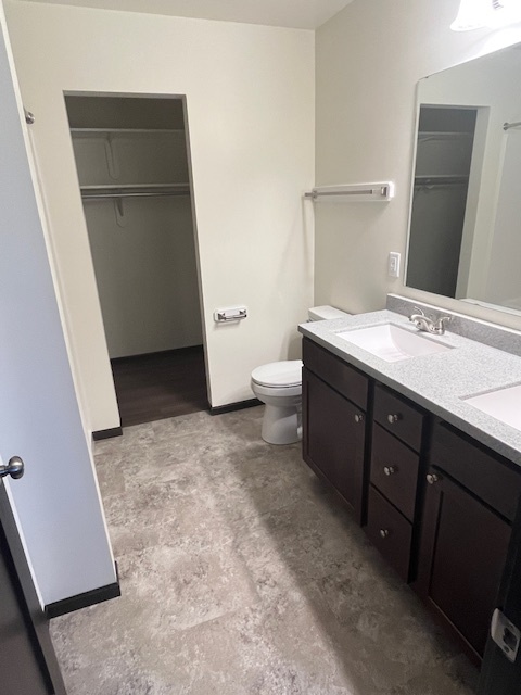 Master bathroom & closet - 307 Post Oak Dr