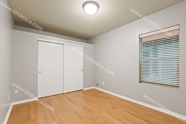 Building Photo - Luxurious 1BR/1BA Condo in Matthew Frank Community - Your Ideal Urban Retreat! (W/S/G included)