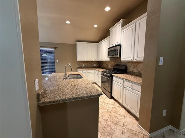 Building Photo - 816 Lake Grove Dr