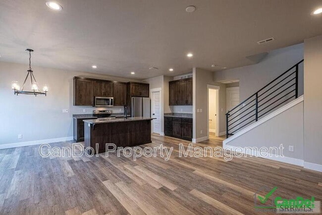 Building Photo - 3005 Sunburst Dr
