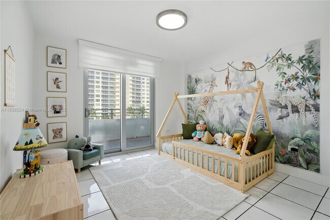 Building Photo - 5555 Collins Ave