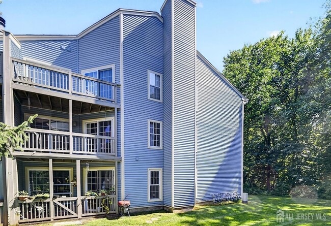 Building Photo - 3252 Cypress Ct