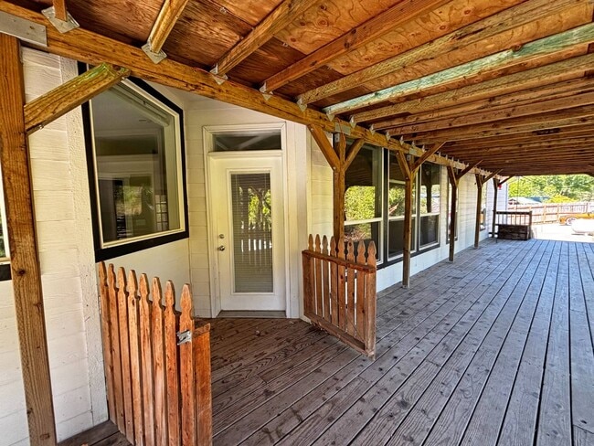 Building Photo - 1600 Fort Bragg Rd