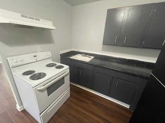 Building Photo - 3738 Bailey Ave