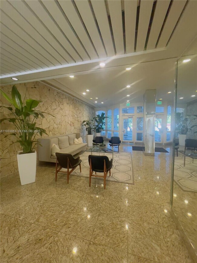 Building Photo - 780 NE 69th St