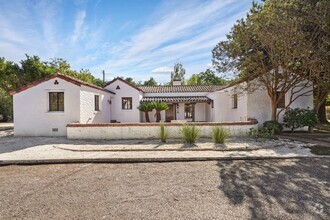 Building Photo - Beautiful Spanish Style home