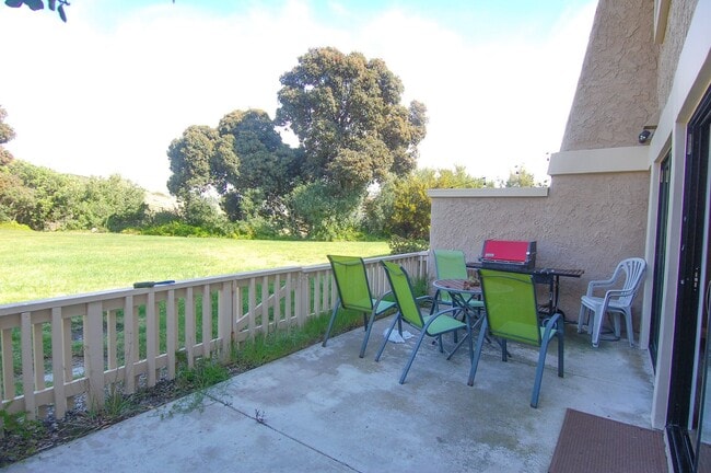 Building Photo - 2 Bedroom Condo in Presidential Heights 1 with Private back patio!!