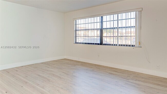 Building Photo - 710 SW 114th Ave