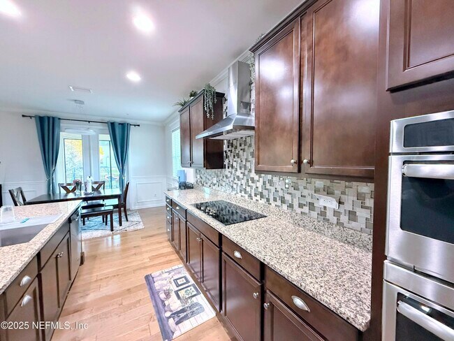 Building Photo - 102 Ann Scott Dr