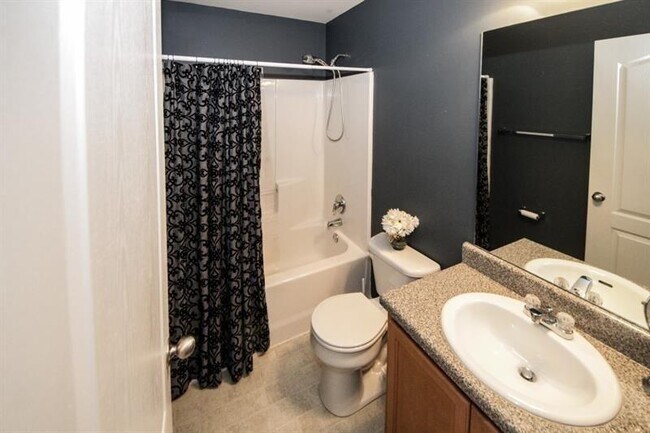 Building Photo - 5181 Heather Rd SE