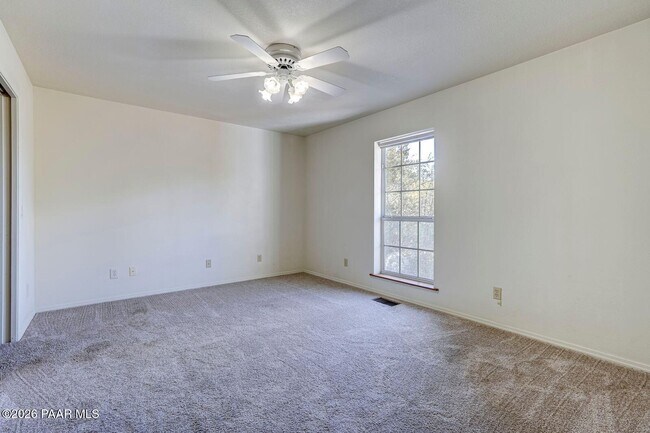 Building Photo - 1957 Forest View