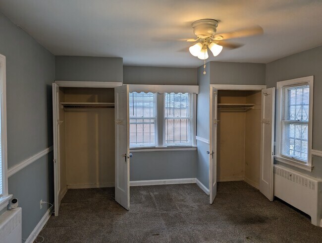 Building Photo - Renovated 3BR/1.5BA | 1,200 Sq Ft | Pet Fr...