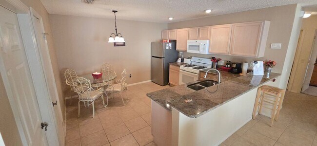 Building Photo - M8165 SE 174th Rowland St (VSE/M5-25)