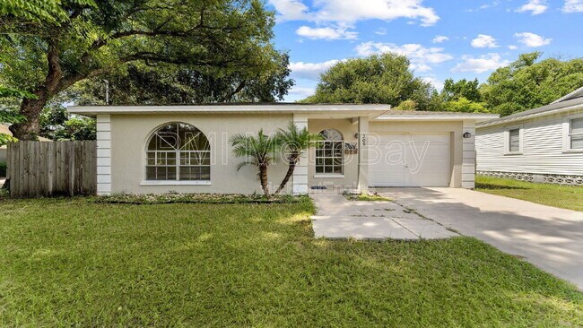 Building Photo - 309 W South Ave