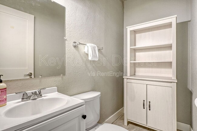 Building Photo - 4481 E Bails Pl