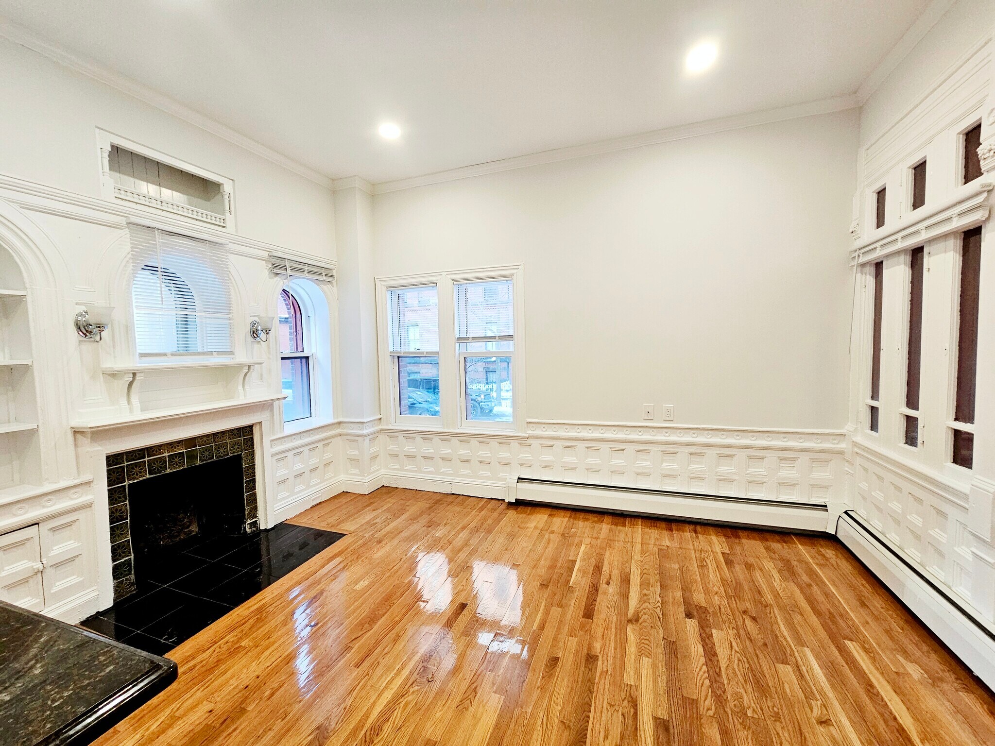 Building Photo - 197 Commonwealth Ave