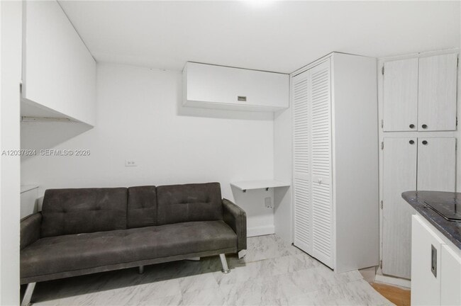 Building Photo - 801 Brickell Bay Dr