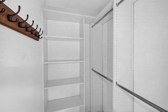 Building Photo - 2407 NE 17th Terrace