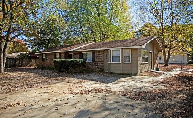 Building Photo - 311 Willow Ave