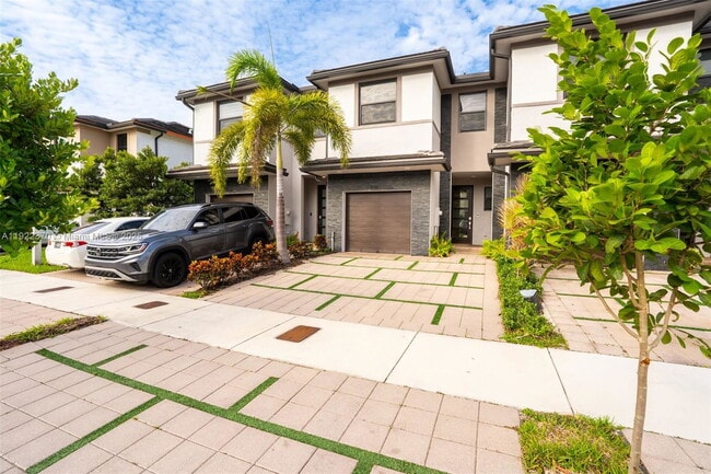 Building Photo - 15824 NW 91st Ct